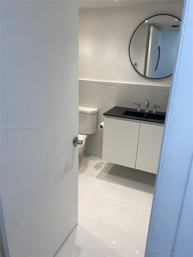 Building Photo - 8180 Geneva Ct