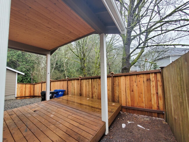 Building Photo - 1502 Onyx St SE