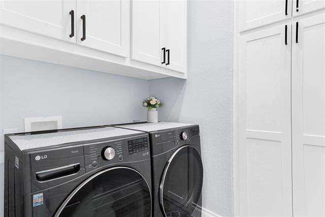 Building Photo - 917 Queens Lk Trl