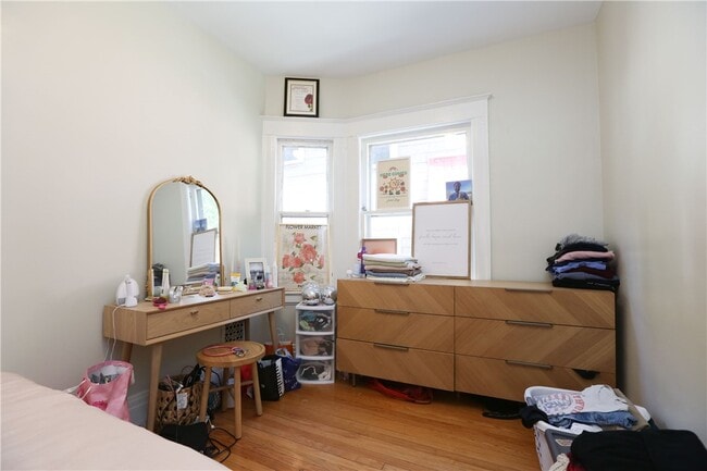 Building Photo - 294 Laburnam Crescent