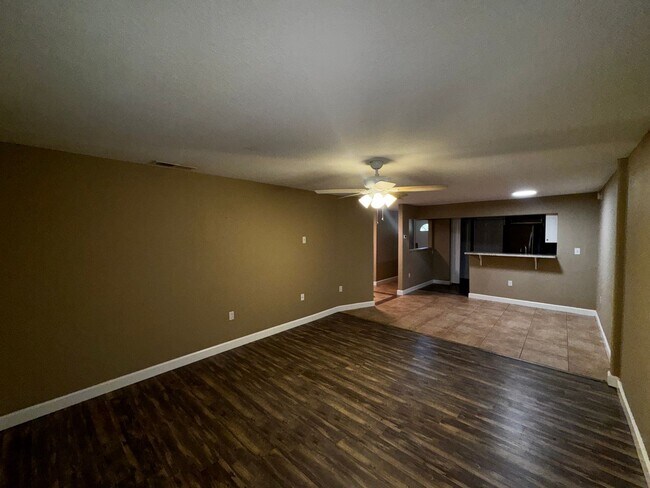 Building Photo - Cozy & Private 2-Bedroom Duplex Rental in Ocala