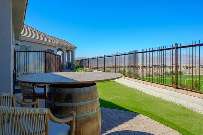 Building Photo - 1362 Pioneer Trail