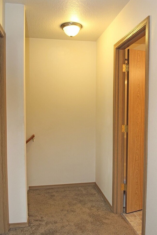 Building Photo - 1971 SE 122nd Ave