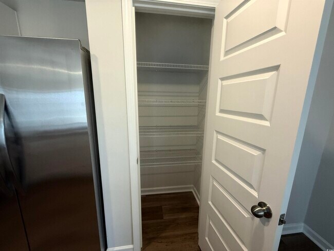 Building Photo - 517 Cambria Dr