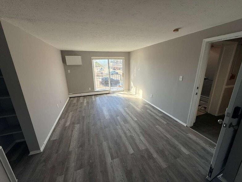 Building Photo - 13420 Euclid Ave