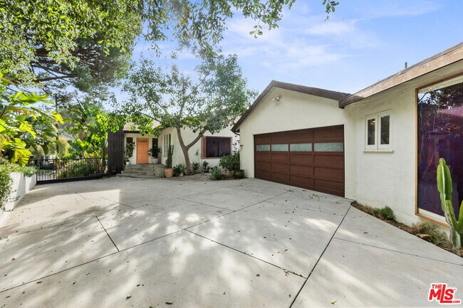 Building Photo - 2316 Laurelmont Pl