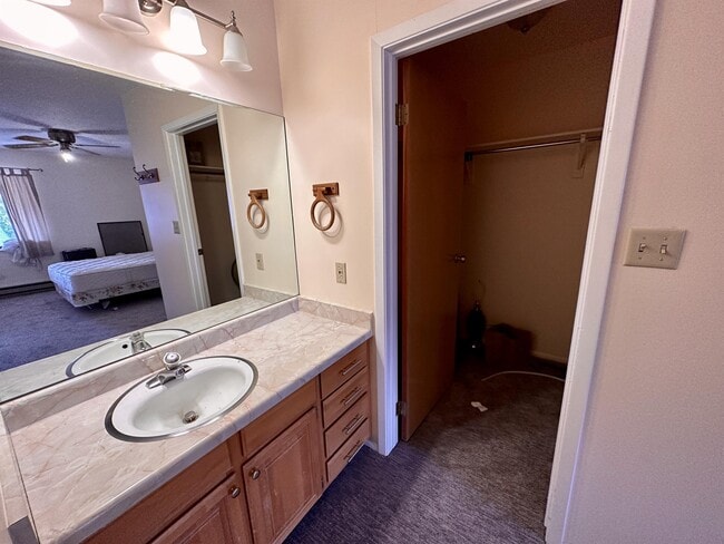 Building Photo - 3615 N Wolf Creek Dr