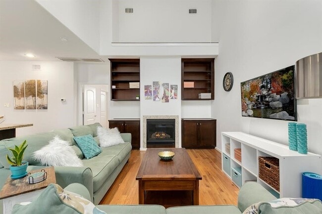 Building Photo - 1841 Radcliffe St