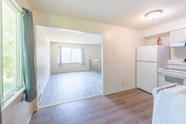 Building Photo - 6124 73rd Ave N