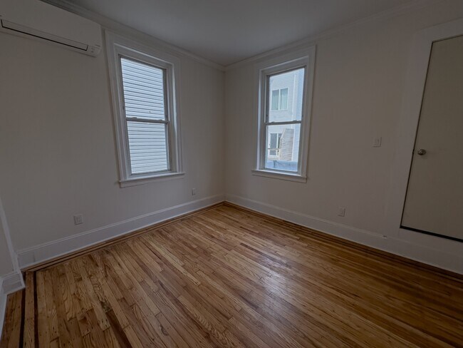 Building Photo - 1223 N Franklin St