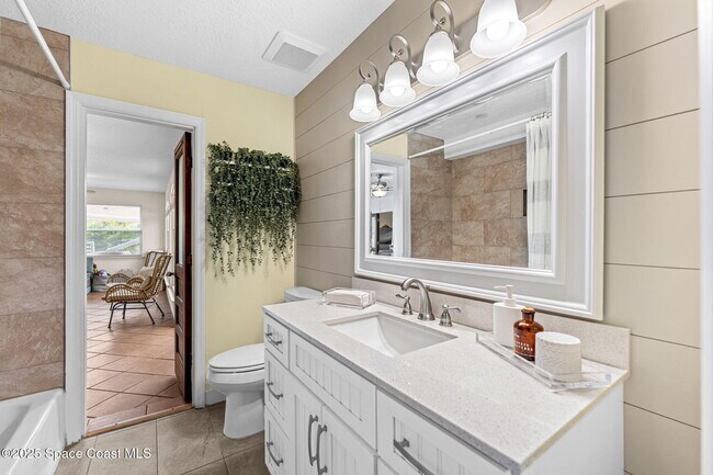 Building Photo - 509 W Amherst Cir