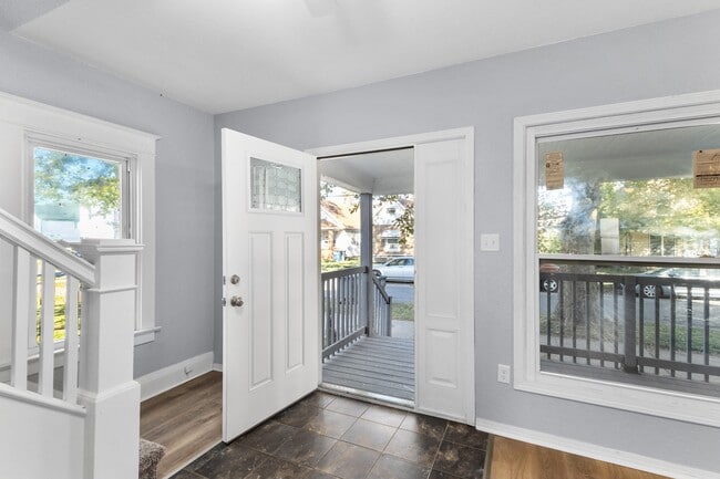 Building Photo - 1418 Mott Ave