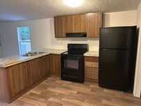 Building Photo - 1525 Thomas Dr