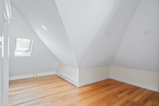 Building Photo - 57 Yale St