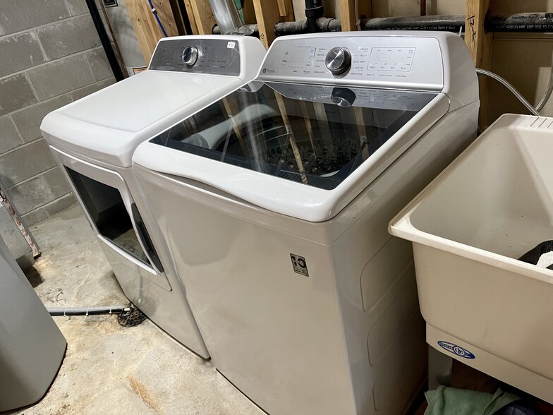 Building Photo - 15115 Cimarron Ct