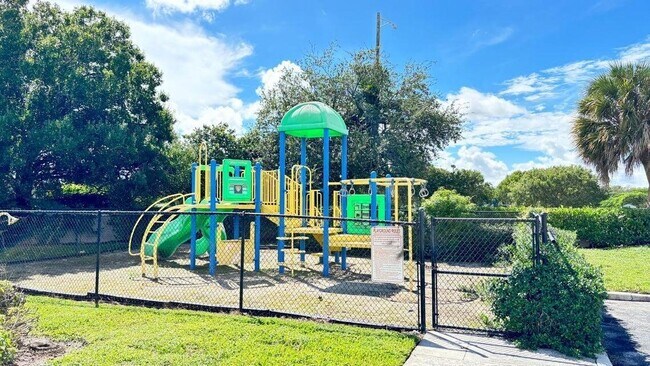 Building Photo - 5025 Wiles Rd