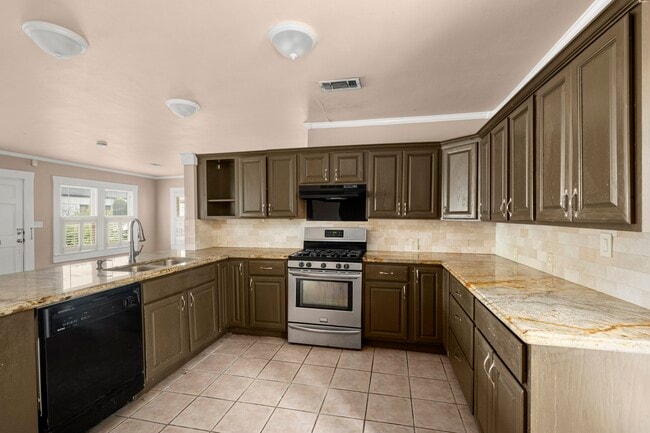 Building Photo - 1409 Dorothy St