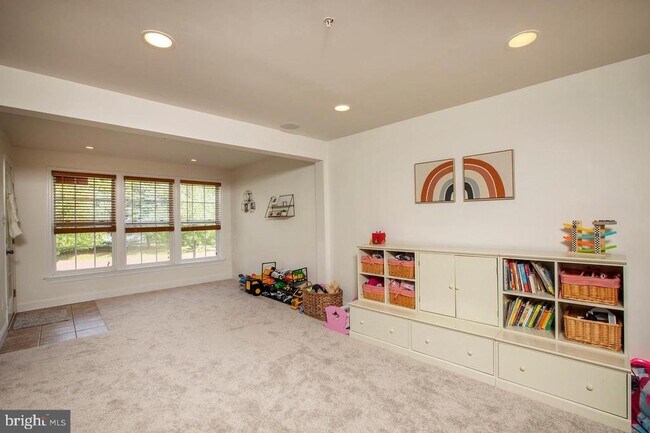 Building Photo - 1811 Adams Way