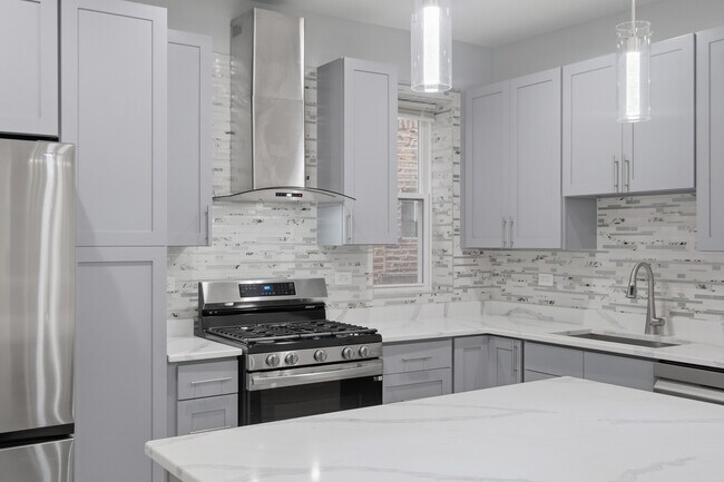 Building Photo - 4524 N Central Park Ave