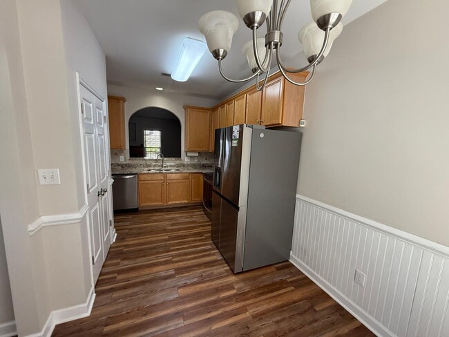 Building Photo - 305 Sugar Maple Ave