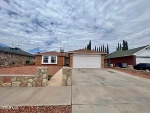 Building Photo - 1713 Dana Michelle St