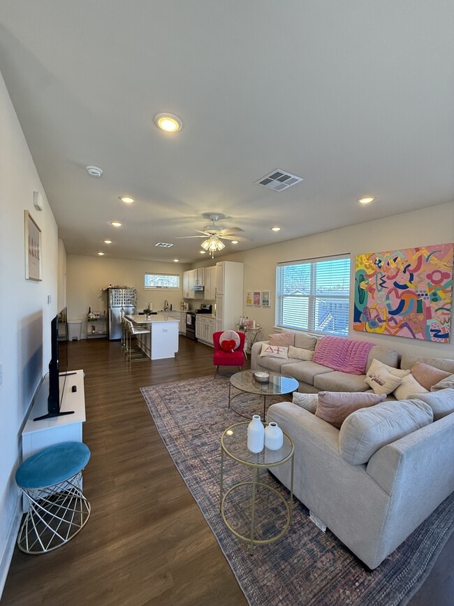 Building Photo - 610 Whitham Ave