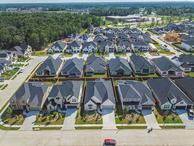 Building Photo - 28156 Graywood Dr