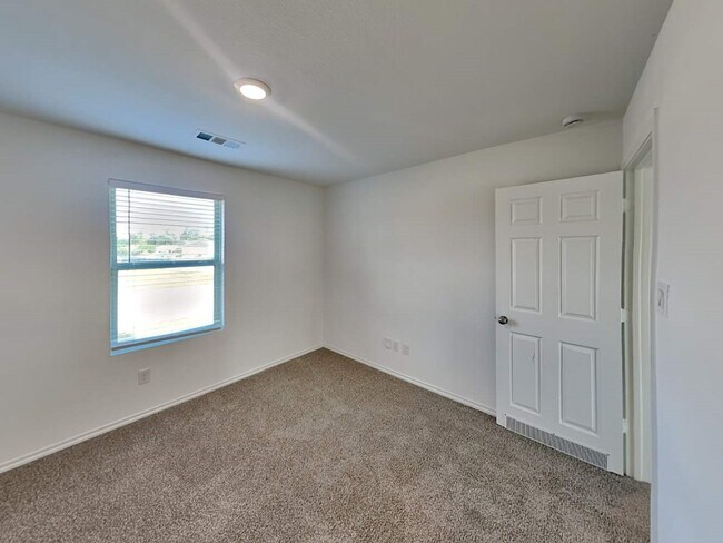 Building Photo - 18739 Faustina Way