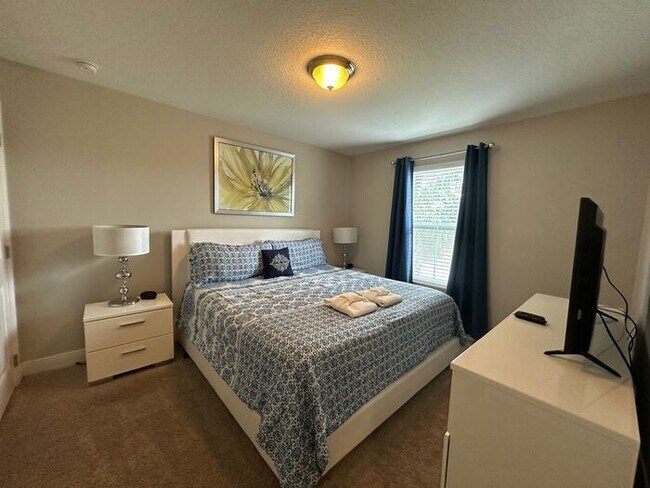 Building Photo - 5299 Wildwood Wy