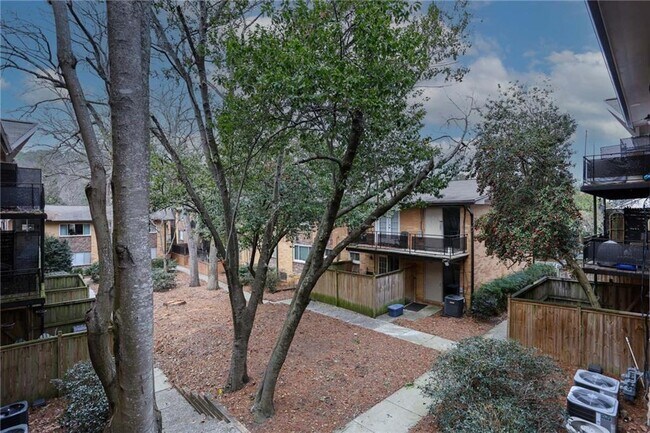 Building Photo - 115 Biscayne Dr NW