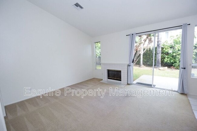 Building Photo - 1821 La Quinta Ln