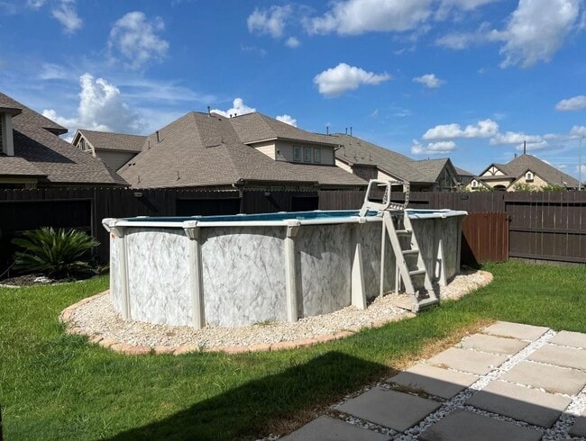 Building Photo - 4411 Woodridge Dr