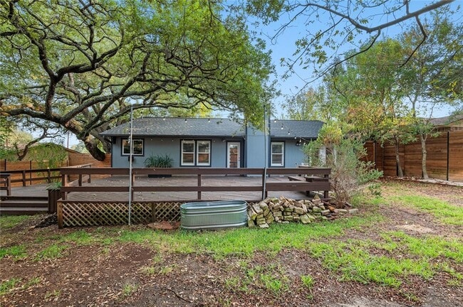 Building Photo - 1104 Durham Dr