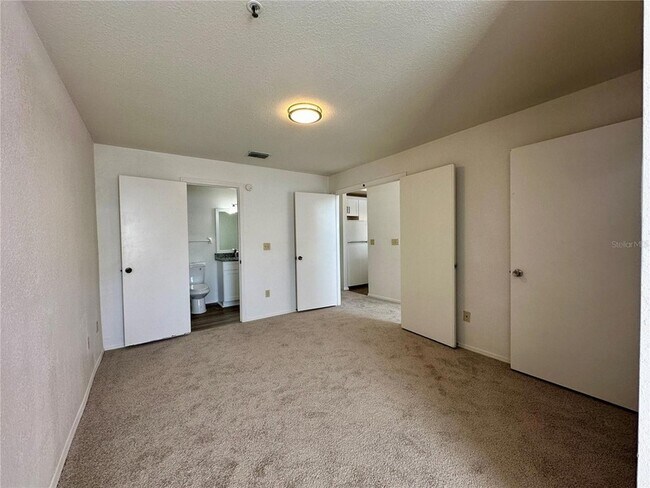 Building Photo - 1612 Columbia Arms Cir