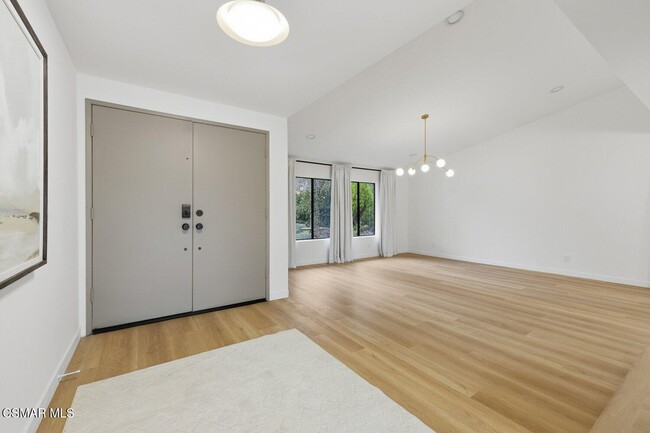 Building Photo - 822 Rim Crest Dr