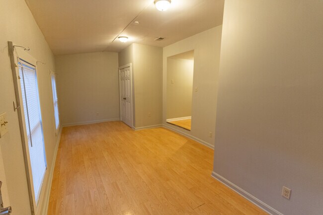 Building Photo - 161 Pope St