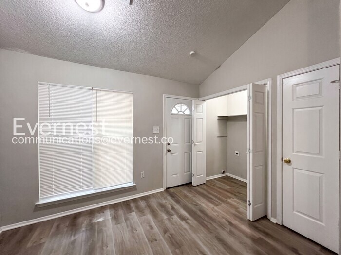 Building Photo - 7594 Iris Dr