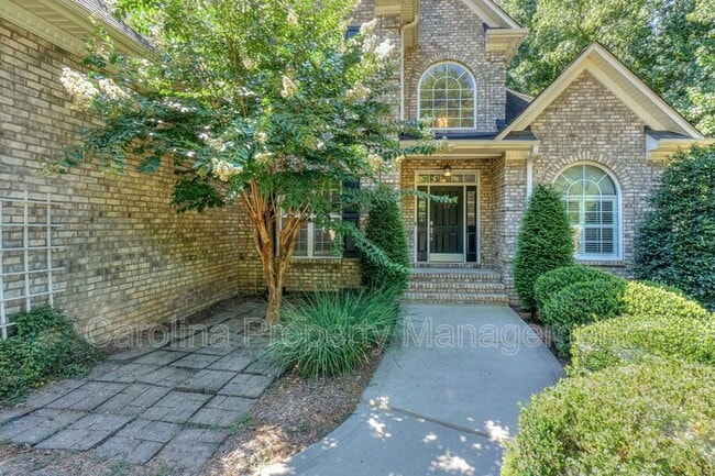 Building Photo - 181 Streamside Pl