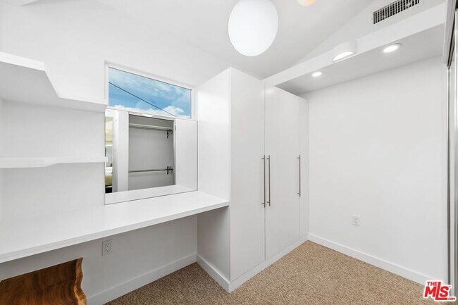 Building Photo - 8617 Higuera St