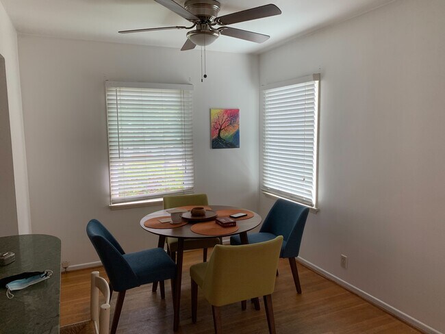 Building Photo - 8305 Colegio Dr