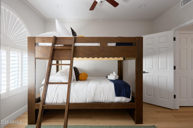 Building Photo - 3202 E Orange Dr