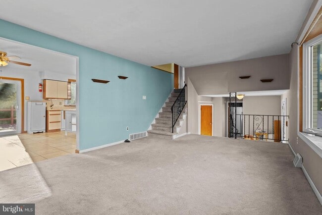 Building Photo - 18 Cobblestone Ln