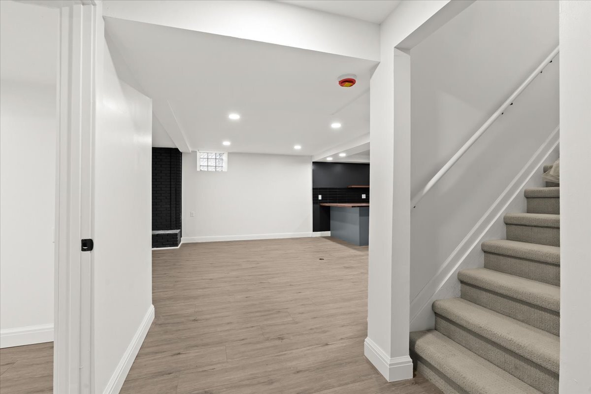 Building Photo - 40526 Woodside Dr