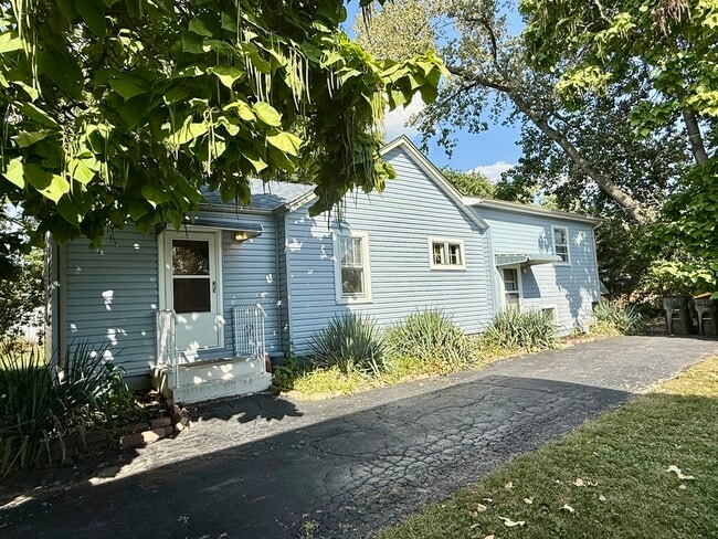 Building Photo - 337 N Elmwood Ave
