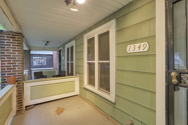 Building Photo - 1349 N 6th St