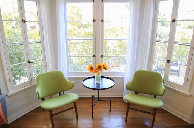 Building Photo - 601 S Sweetzer Ave