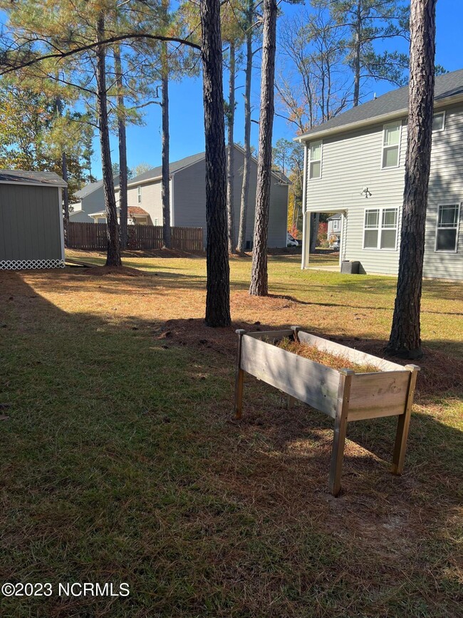 Building Photo - 412 Palisades Dr