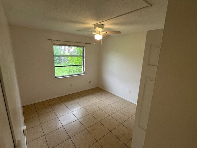 Building Photo - 5760 Gallatin Ln