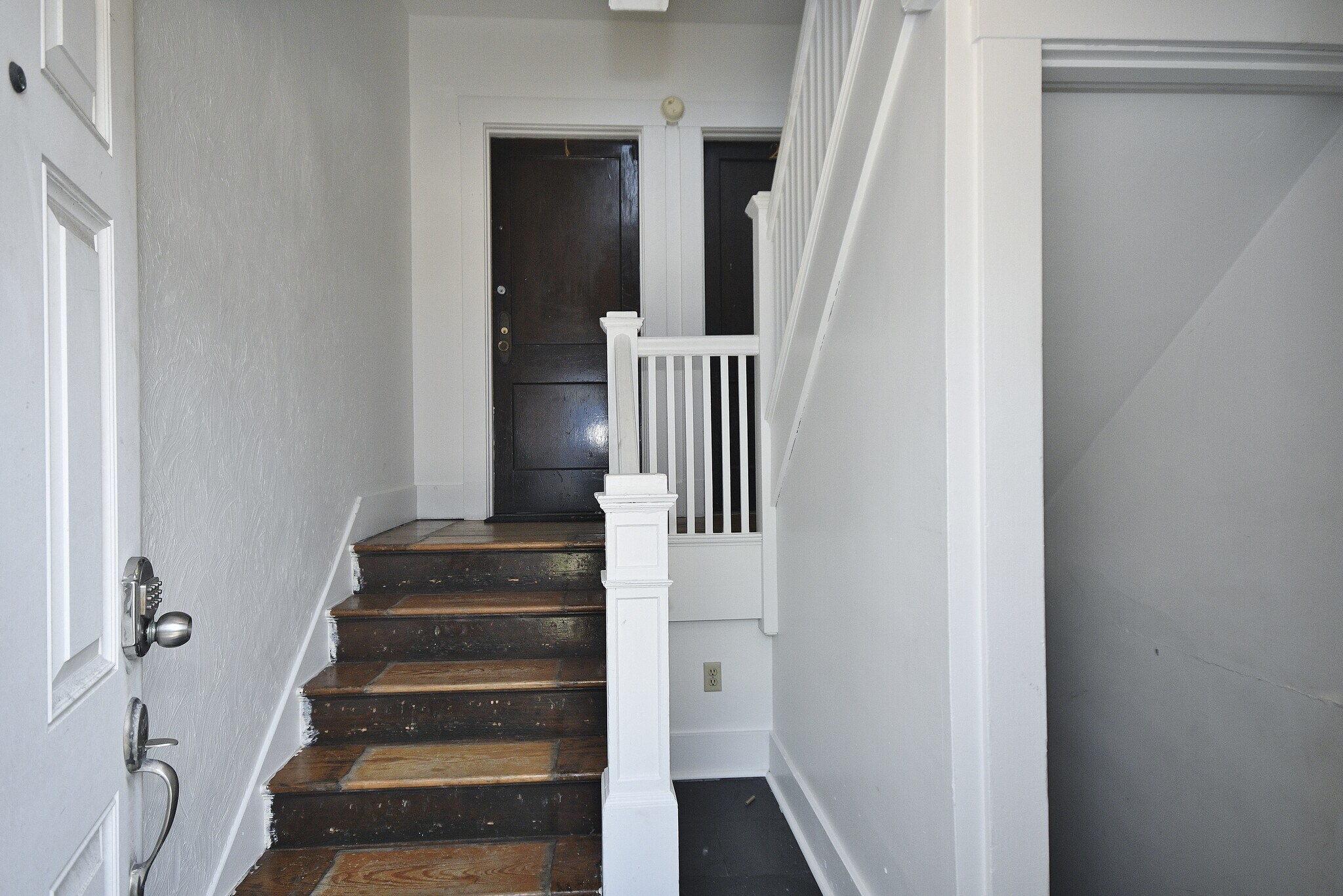 Main entry / lobby - 2017 West St