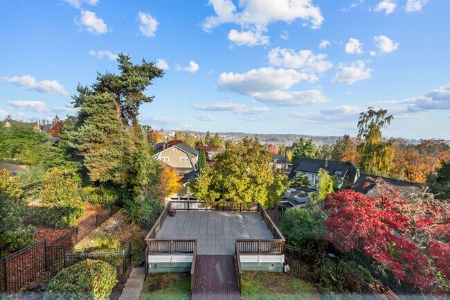 Building Photo - 4Bd/3Ba Seattle House